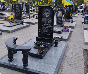 пам'ятники з граніту під замовлення